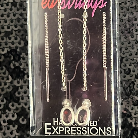 Sterling Silver 925 EarStrings
Threading Earrings with Dangling Amethysts - Picture 5 of 7